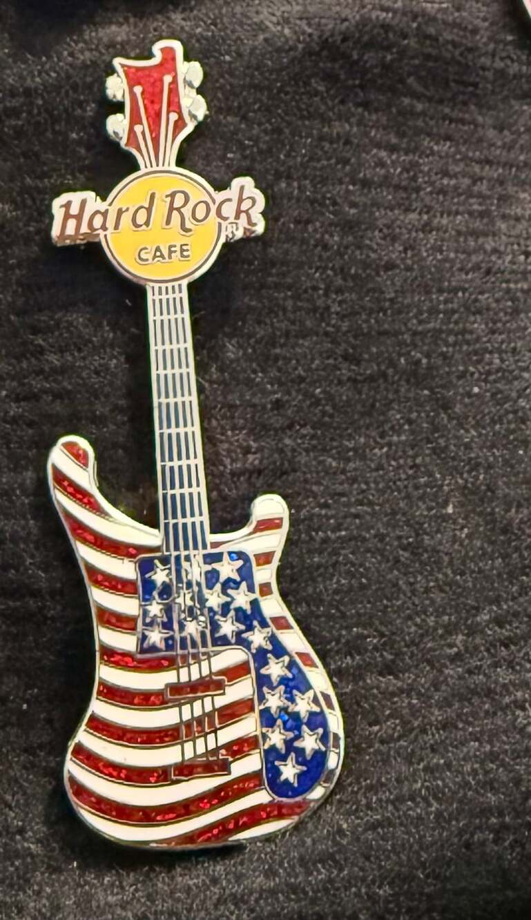 Hard Rock Cafe - Stars and Stripes Guitar Pin
